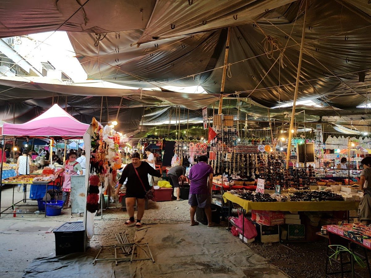 BuaKhao Market photo 3