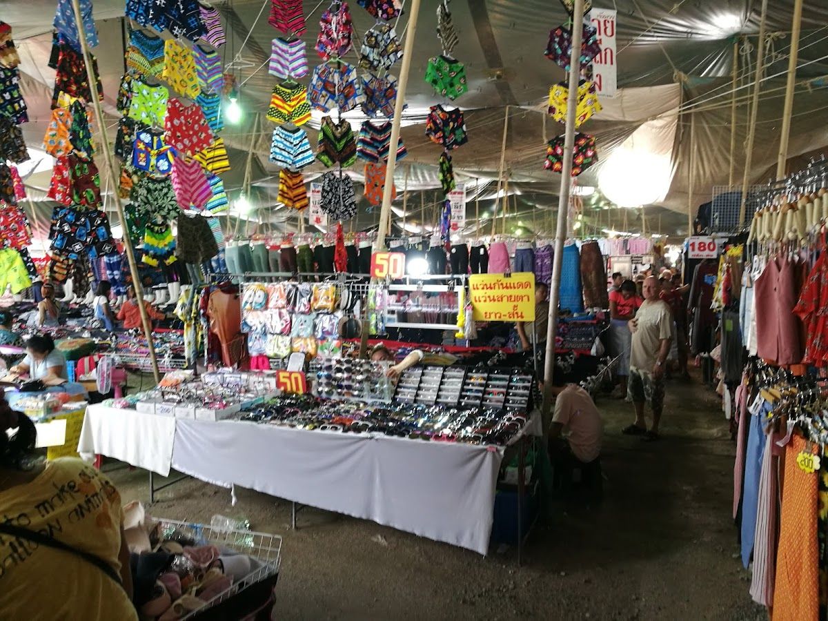 BuaKhao Market photo 4