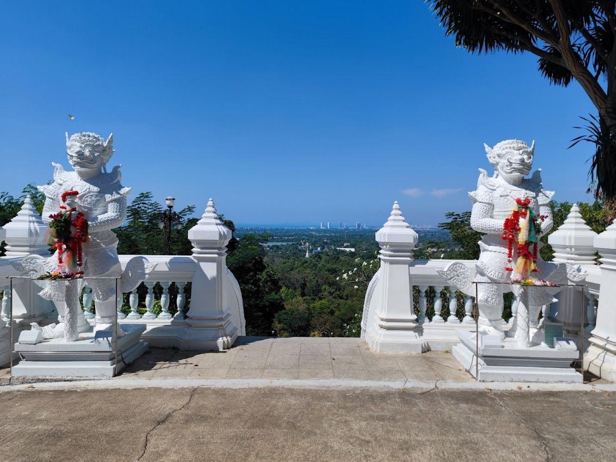 Buddha Footprint Pavilion, Wat Yansangwararam photo 2
