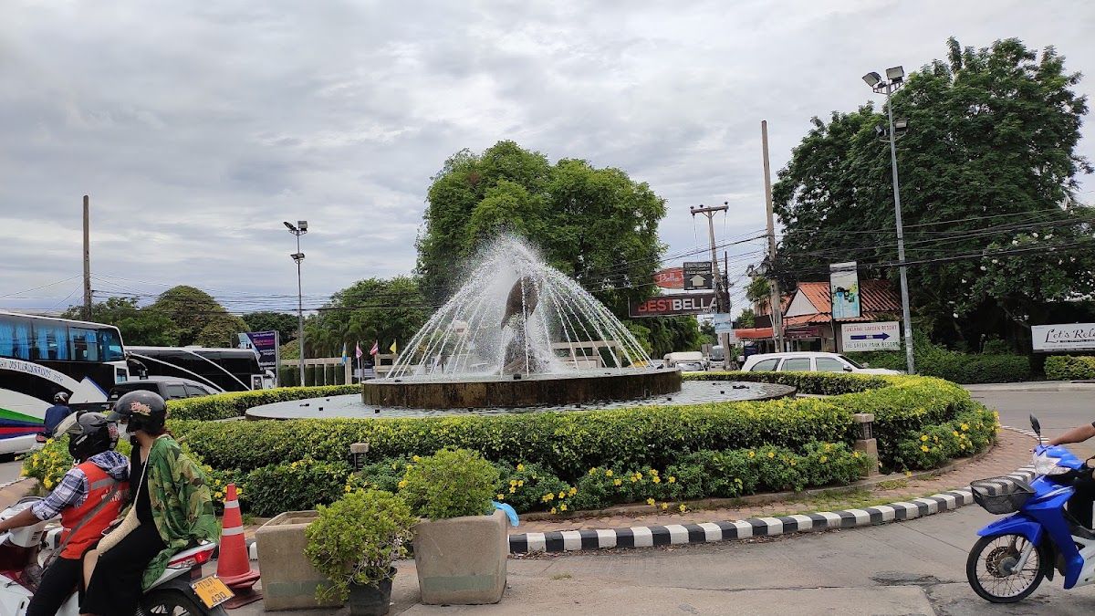 Dolphin Circle, Pattaya