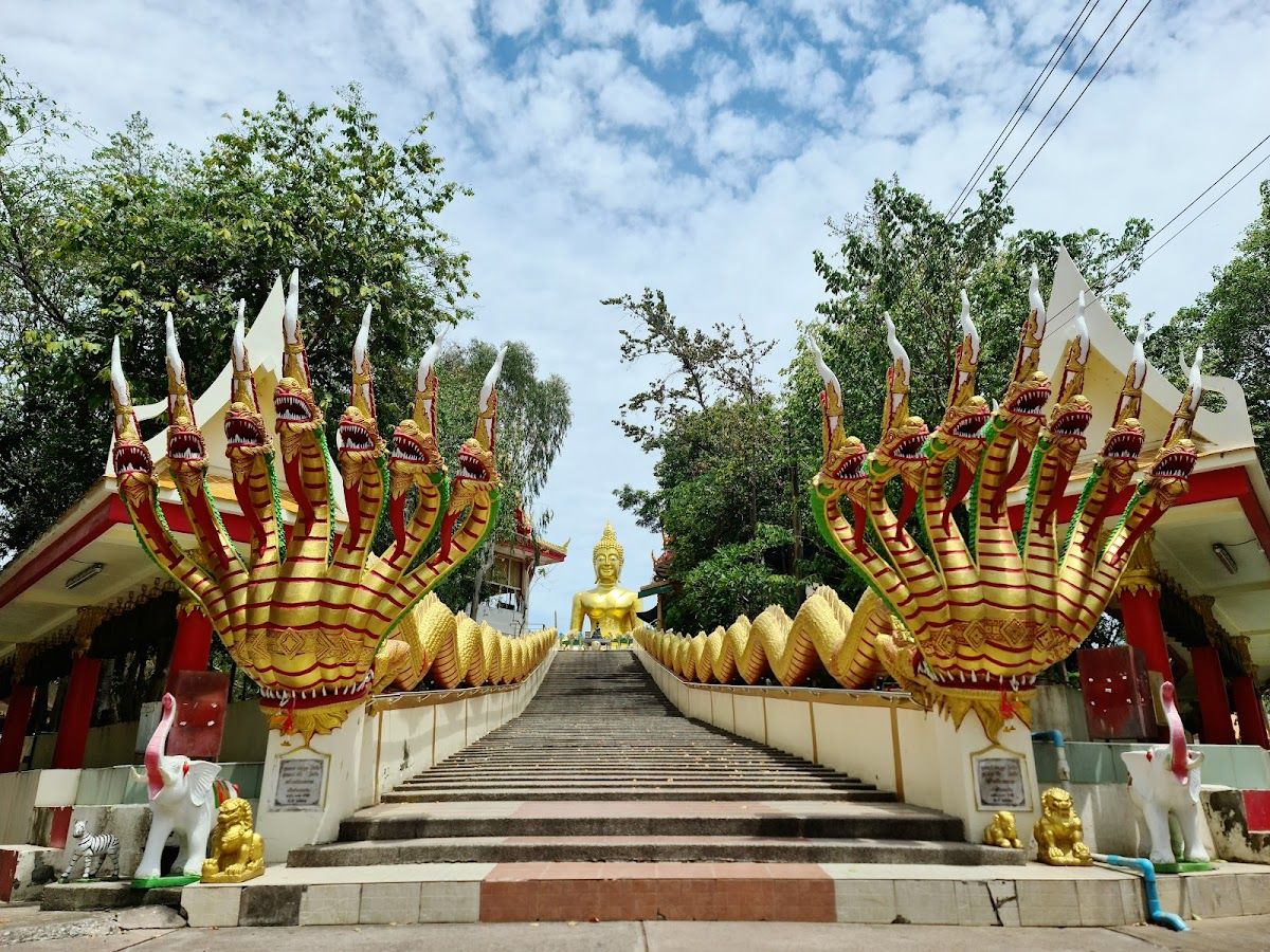 Big Buddha & Wat Khao Phra Bat photo 2