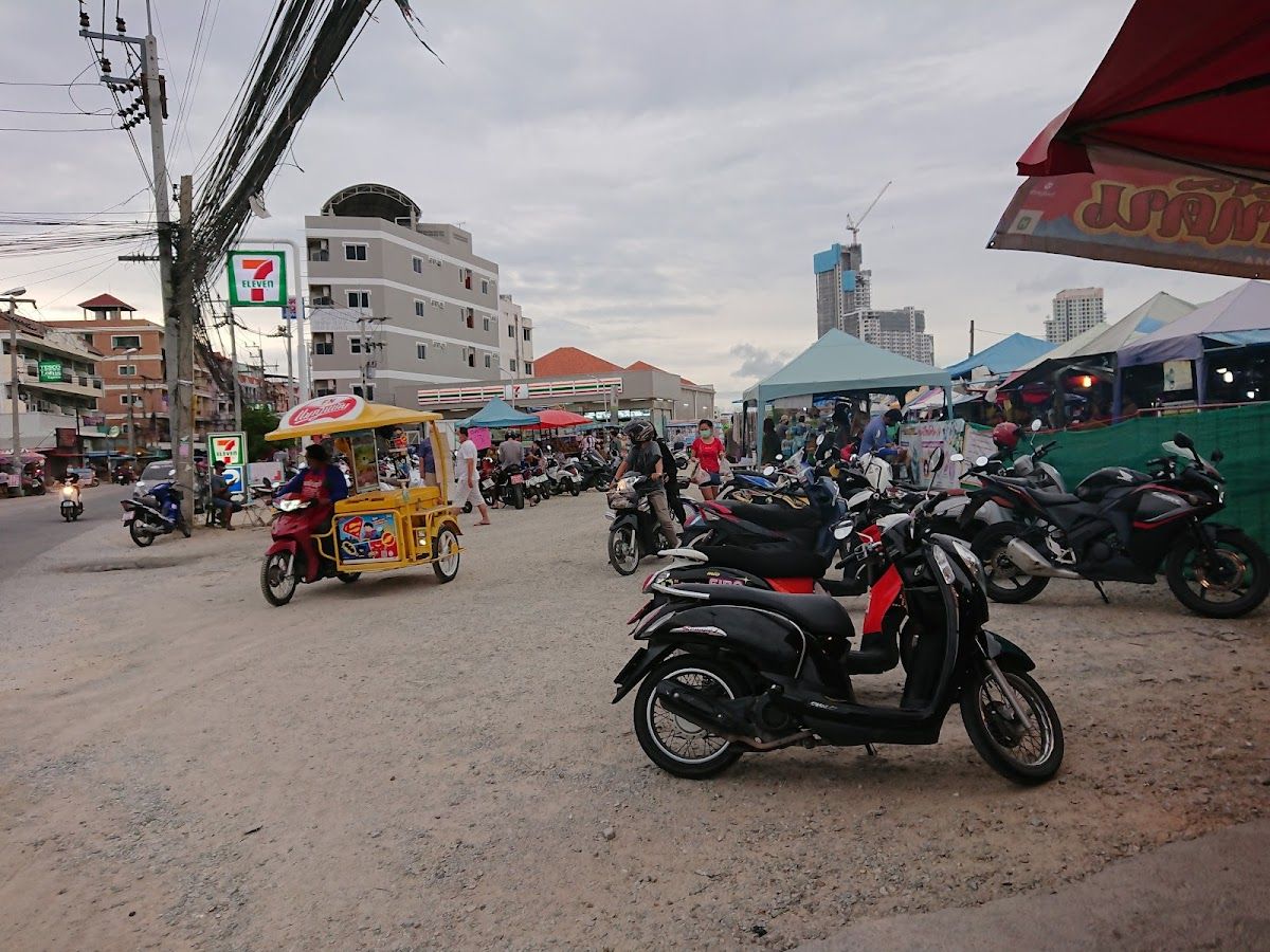 Lands Office Market - South Pattaya photo 3