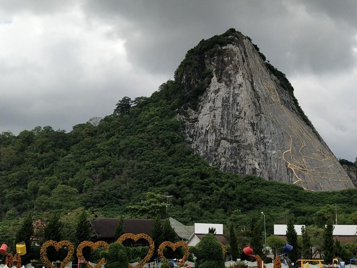 Khao Chi Chan Gold Buddha Mountain photo 2
