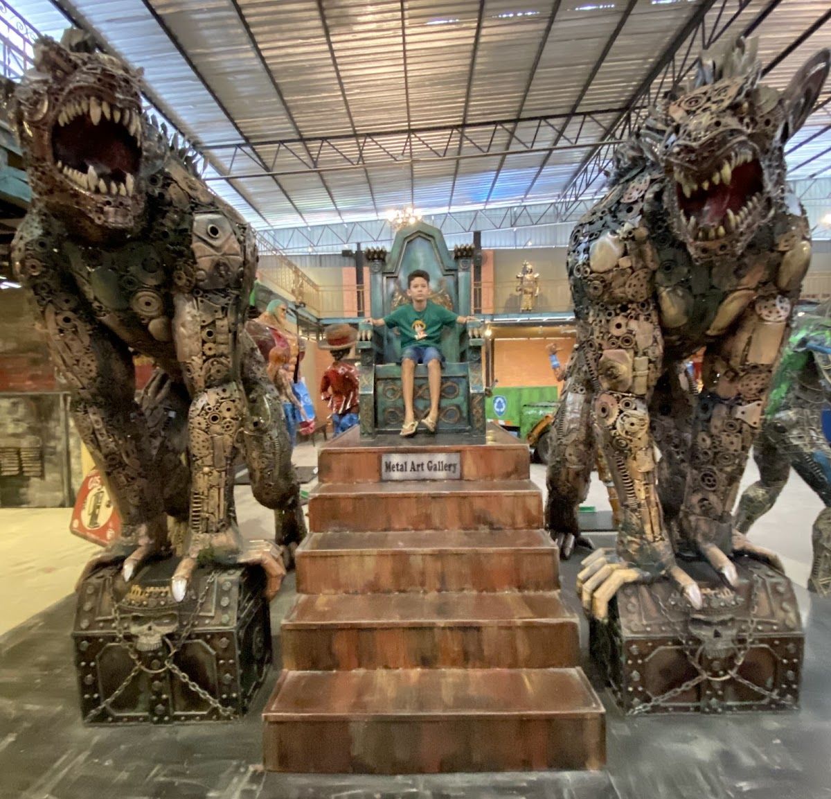 Metal art gallery Sriracha บ้านหุ่นยนต์, Pattaya
