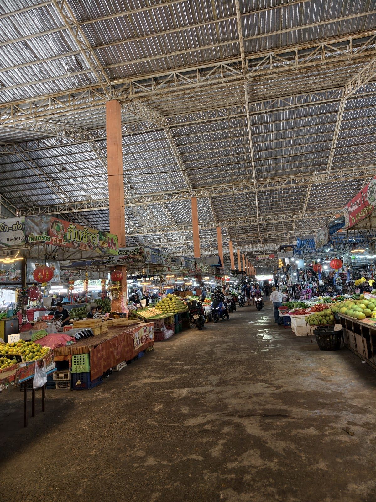 Ratanakorn market photo 2