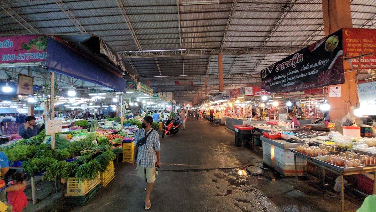 Ratanakorn market photo 3