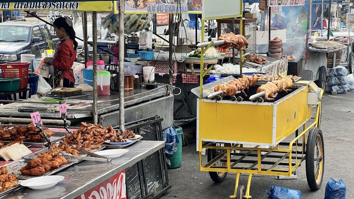 Rompho Market photo 2