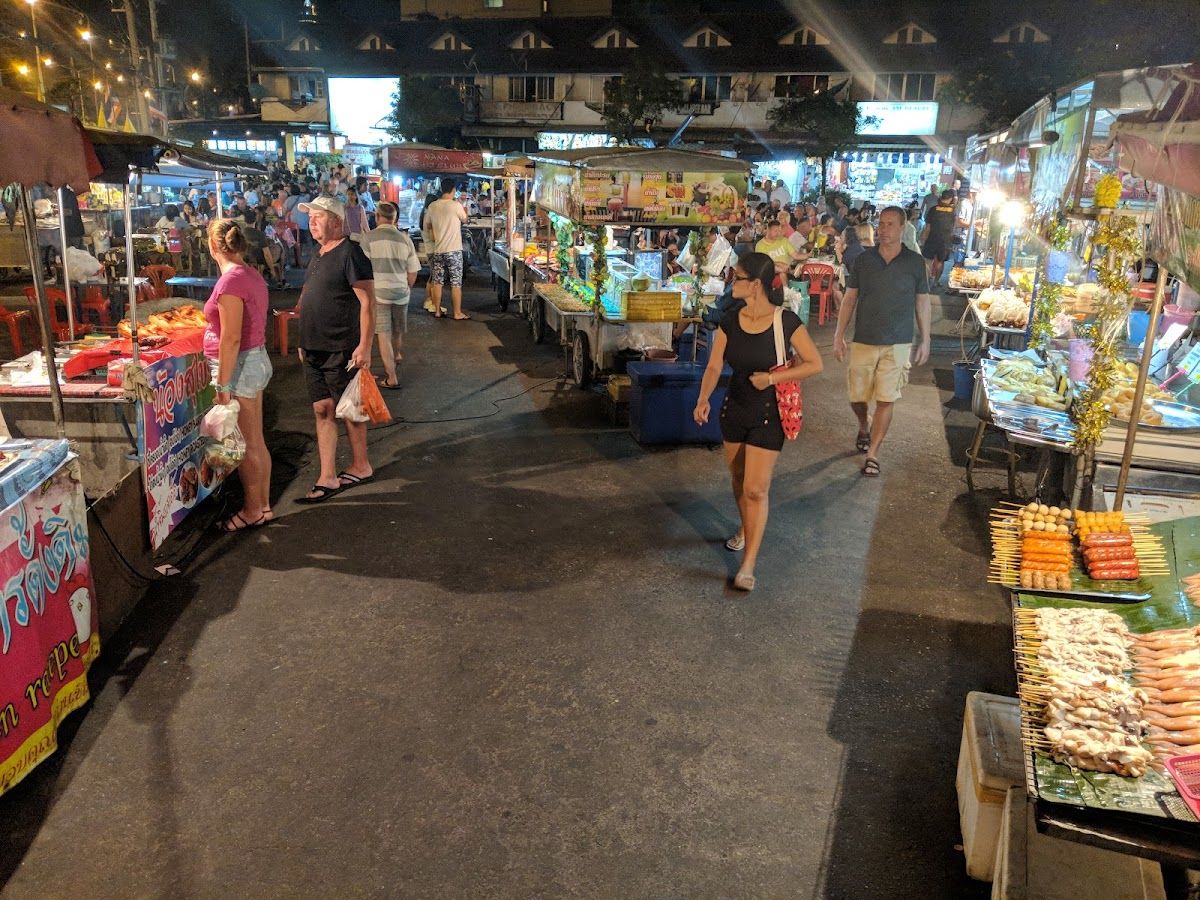 Rompho Market photo 3