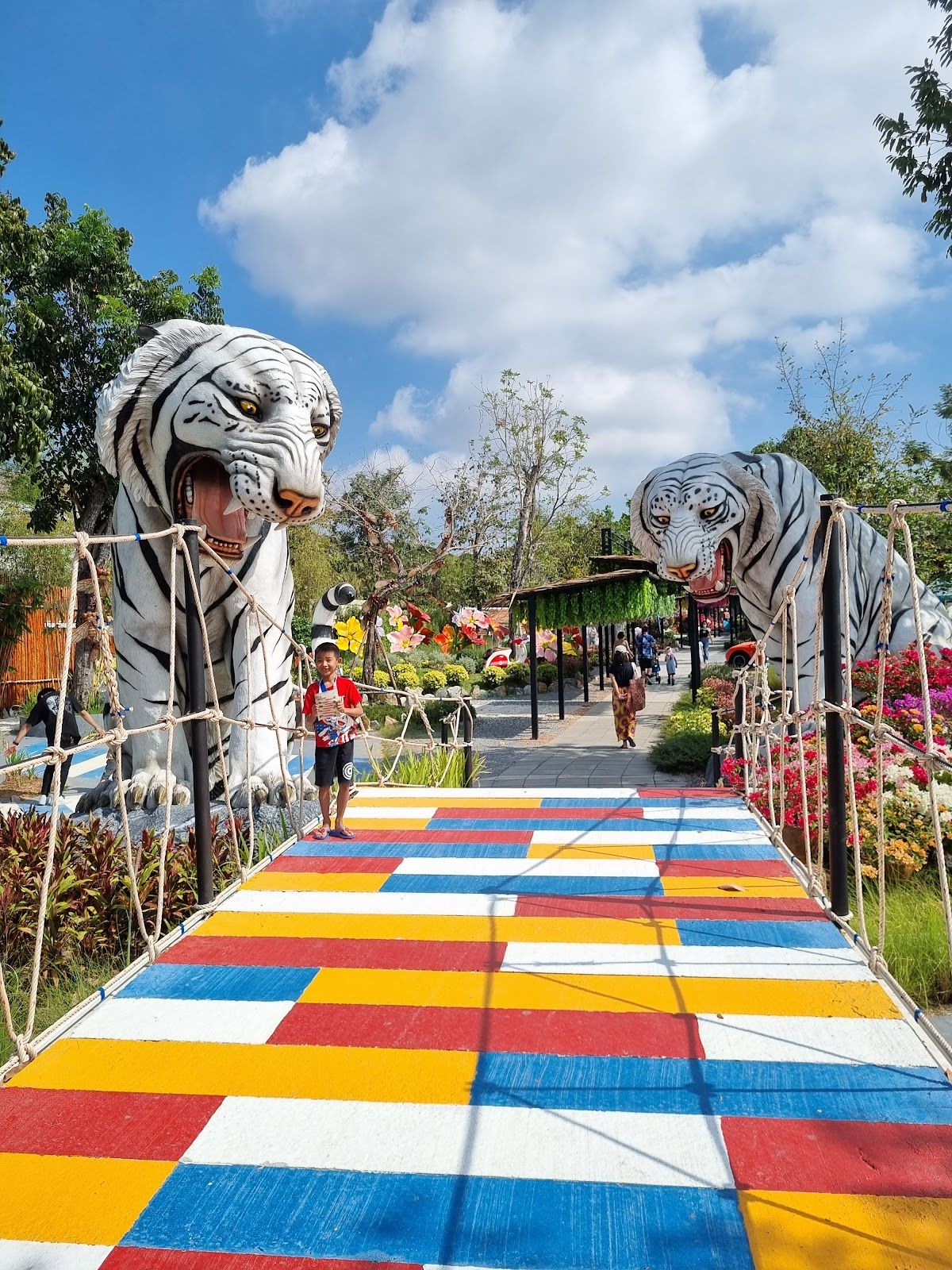 Siri Park and Zoo by Sriracha Zoo photo 3