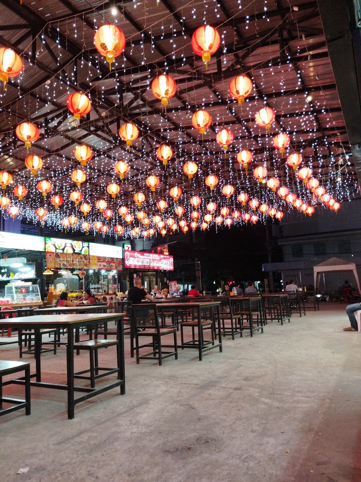 Tree Town Pattaya Night Market photo 3