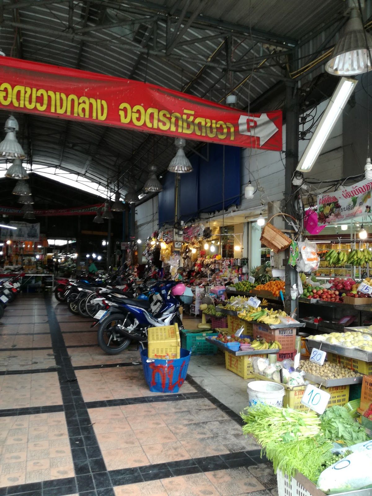 Wat Chai Mongkhon Market, Pattaya