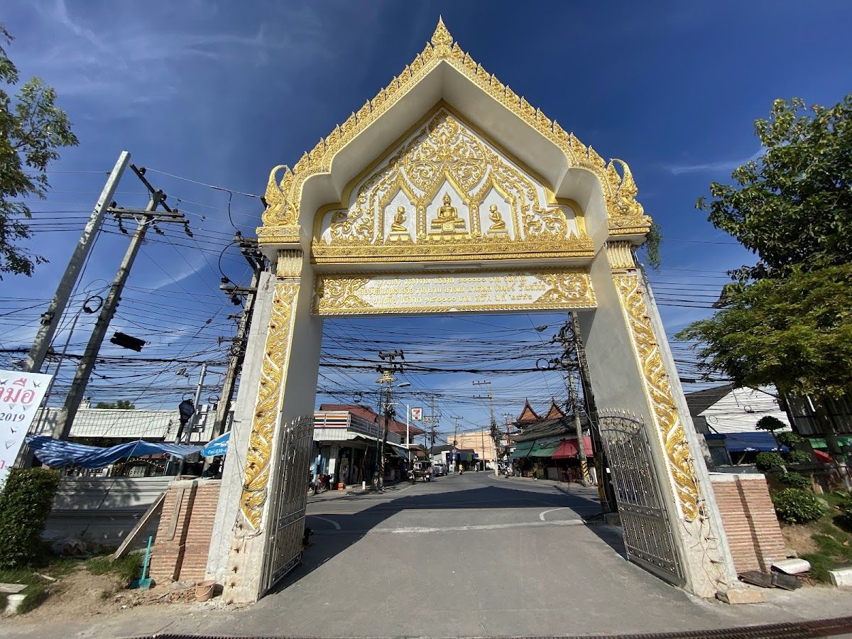 Wat Suttawas photo 3