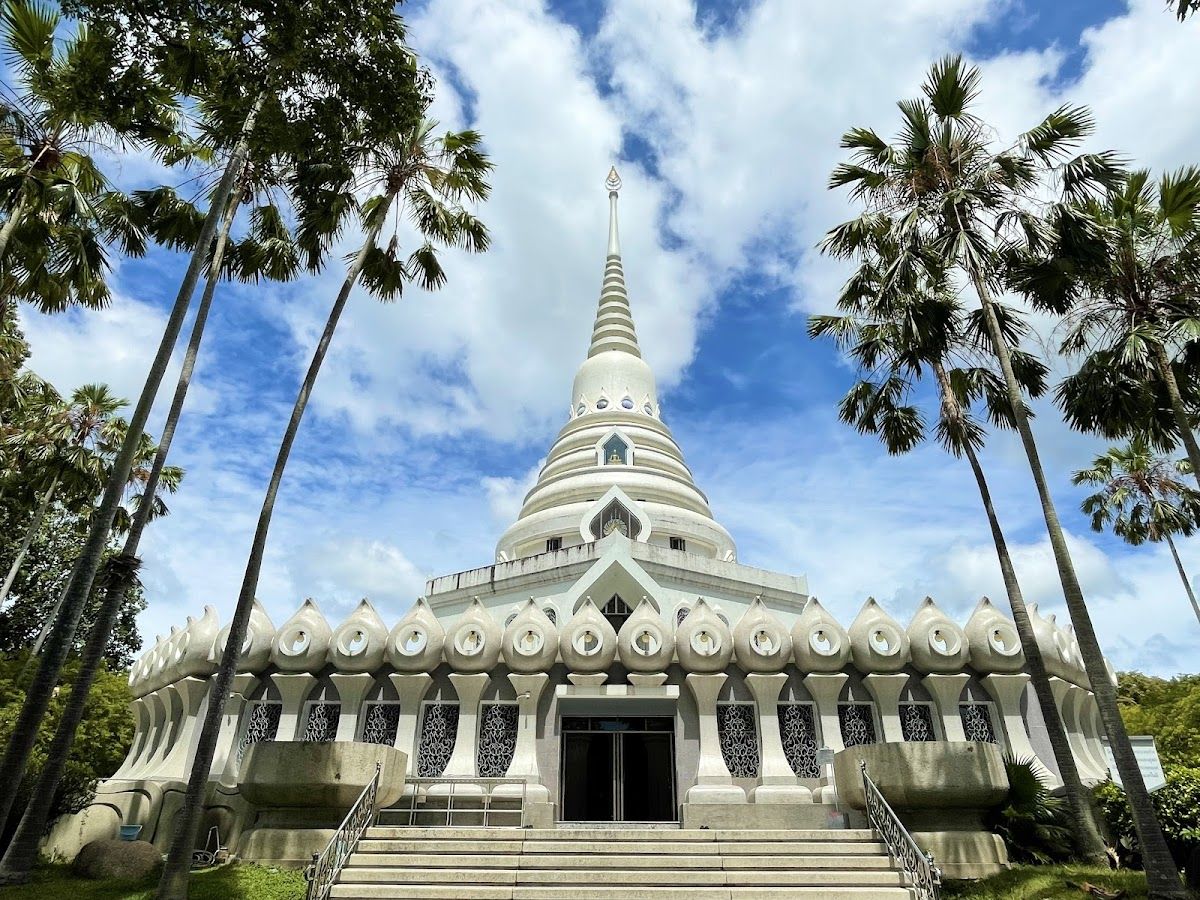 Wat Yanasangwararam Woramahavihara photo 2