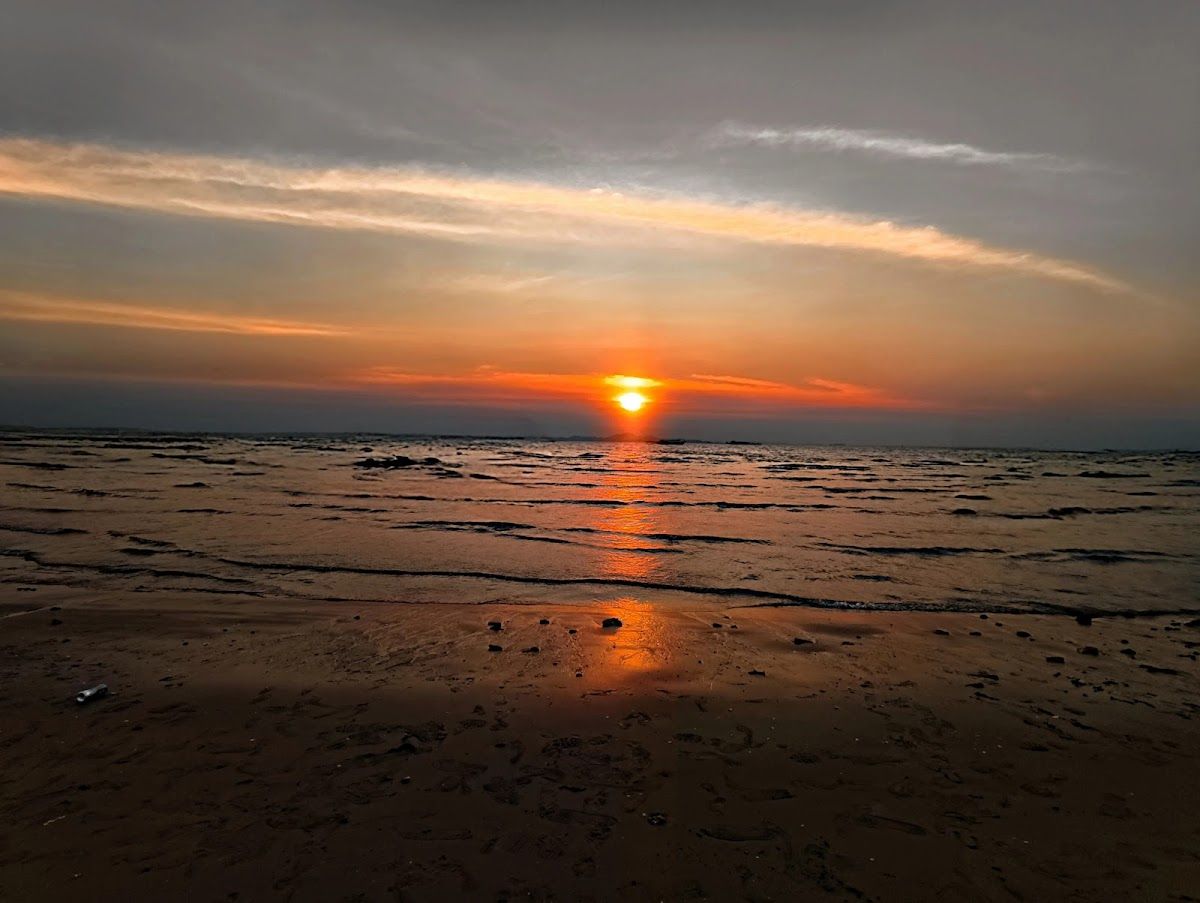 Wong Amat Beach photo 3