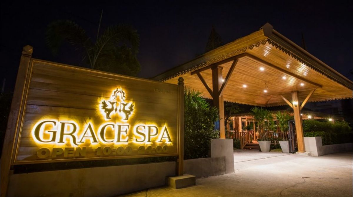 Beachside spa pavilion in Pratumnak Hill Pattaya with ocean views through palm trees