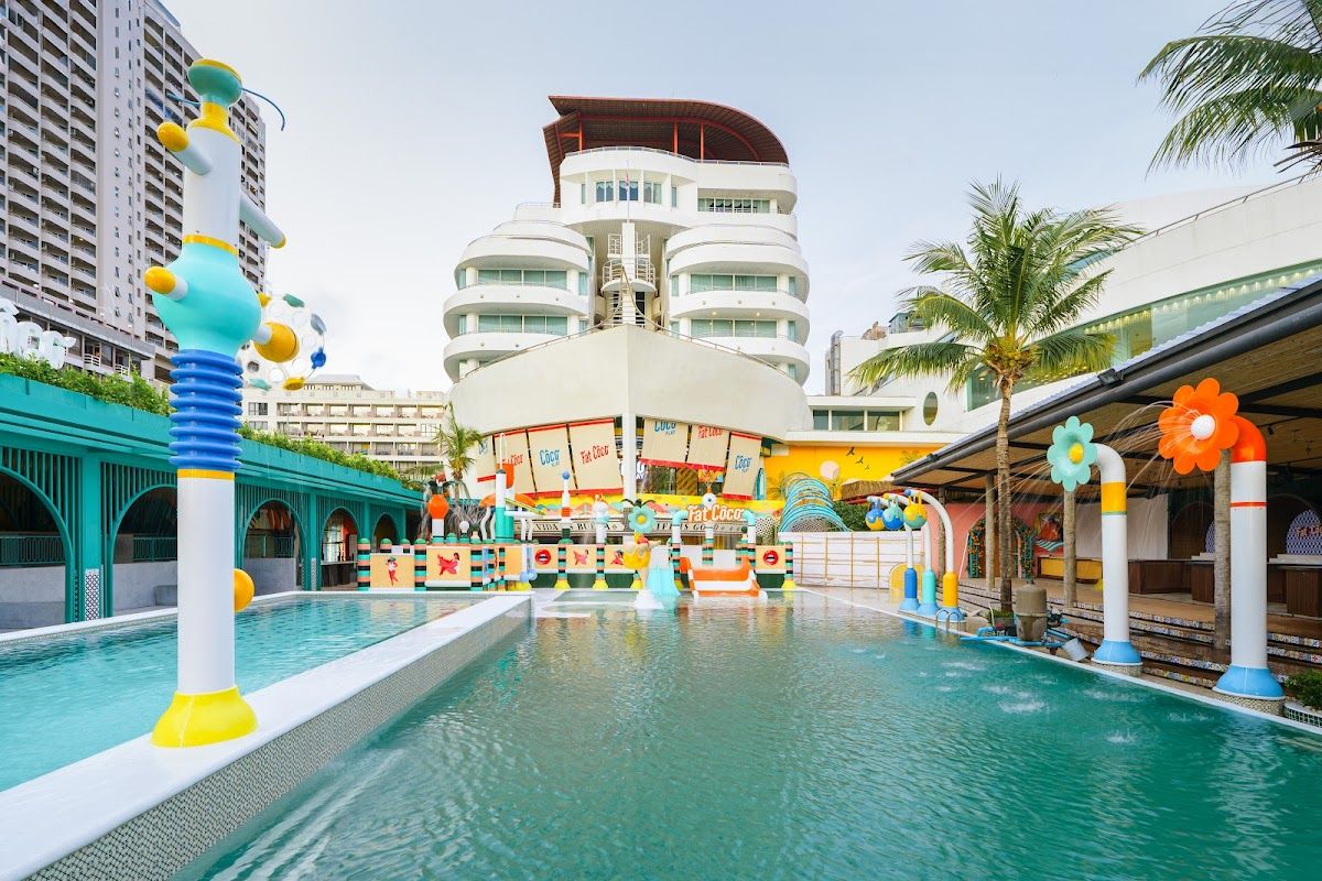 A-One The Royal Cruise Hotel exterior in Central Pattaya