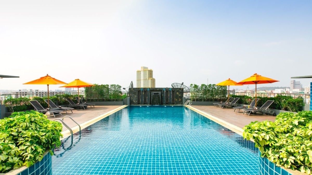 Adelphi Pattaya exterior in Central Pattaya