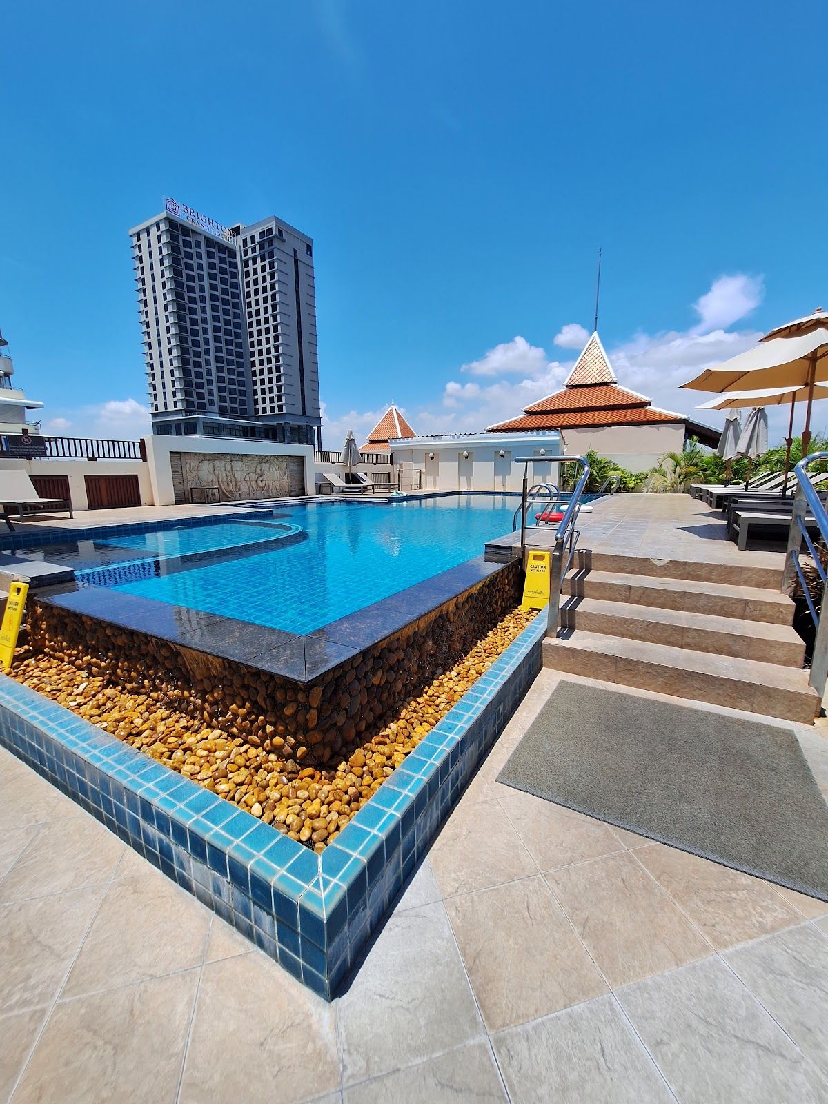 Aiyara Palace Hotel exterior in Central Pattaya