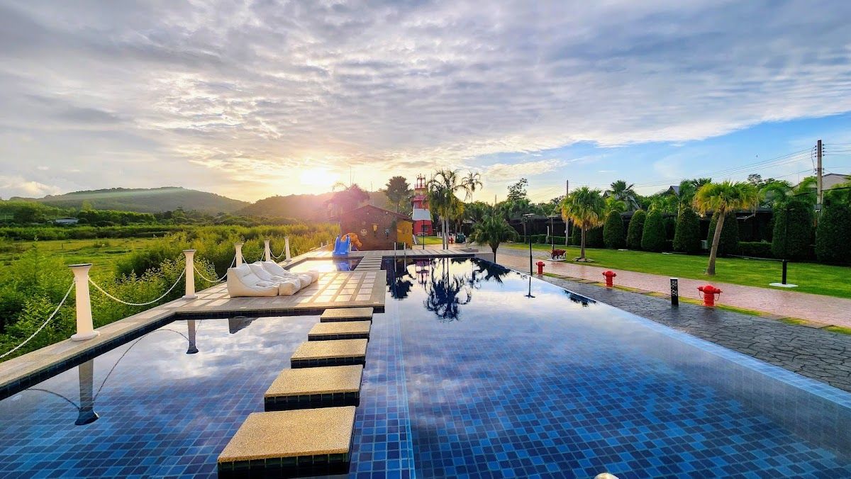 Apinya Resort room interior in Bang Saray