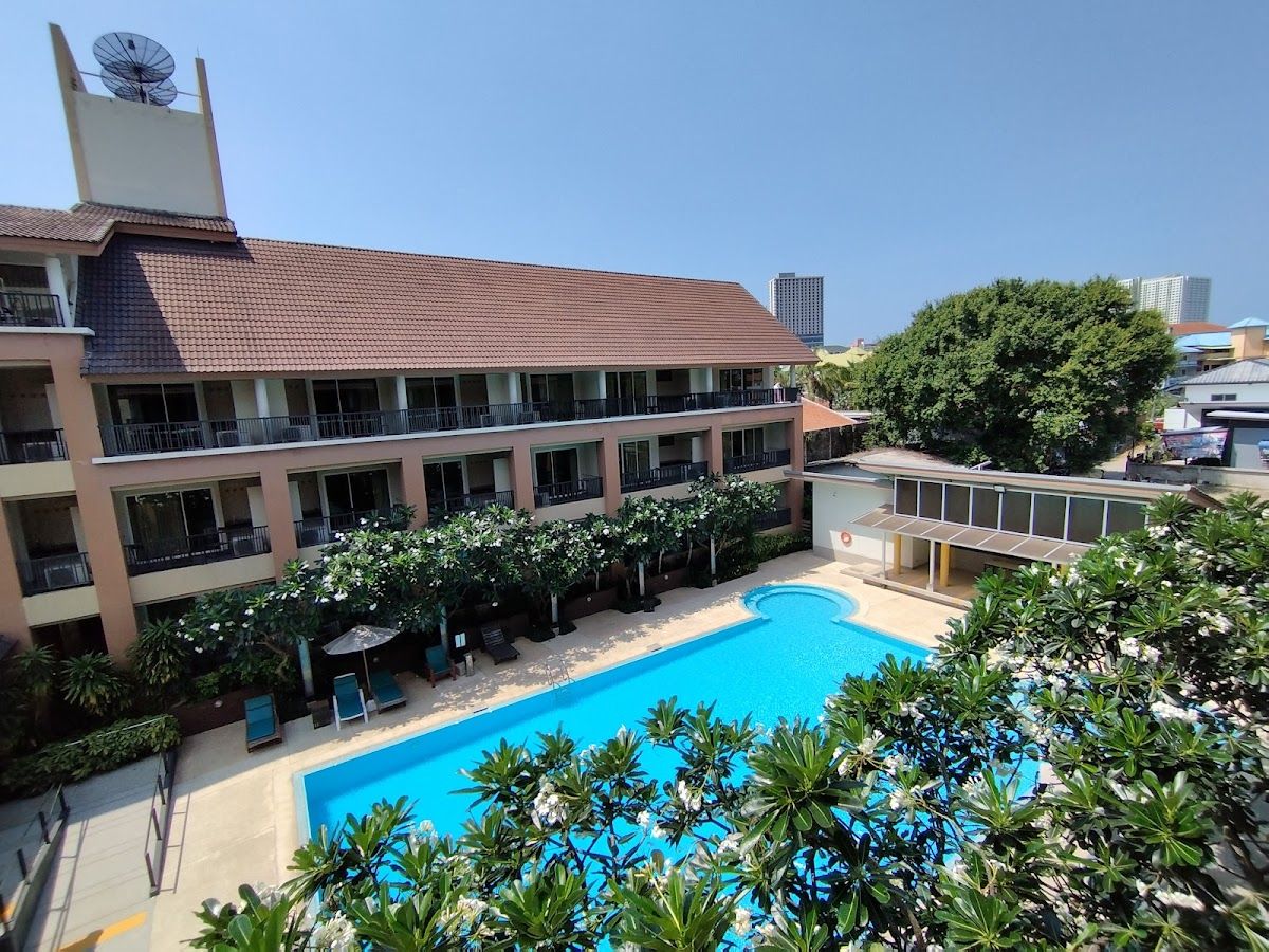 Authong Residence exterior in Naklua