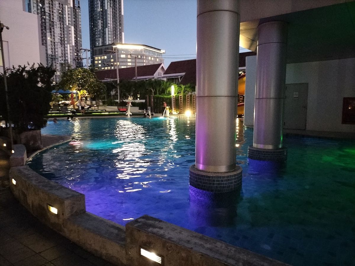 B368 Pattaya Discovery Beach Hotel Building By SYNTEC room interior in Wongamat Beach