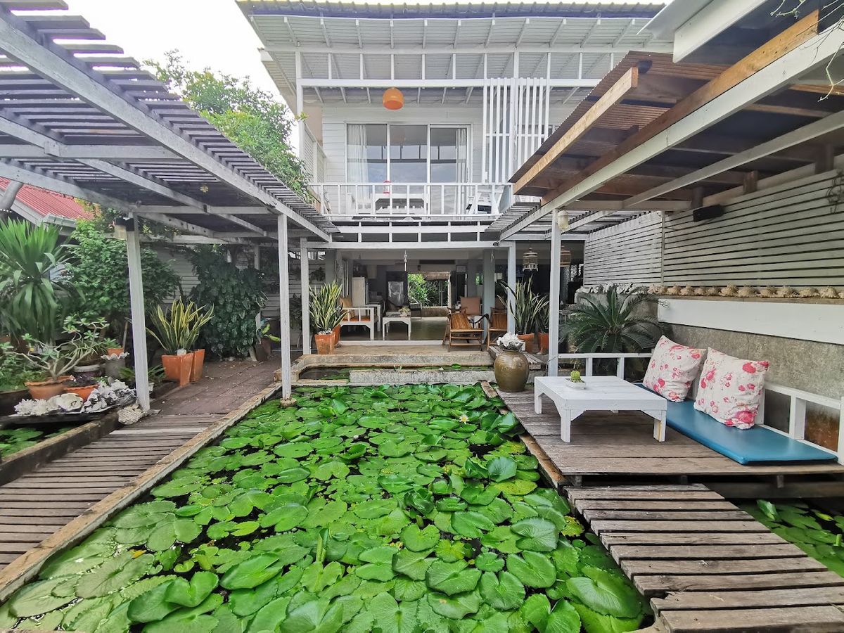 Baan Chalianglom, Koh Larn exterior in Naklua