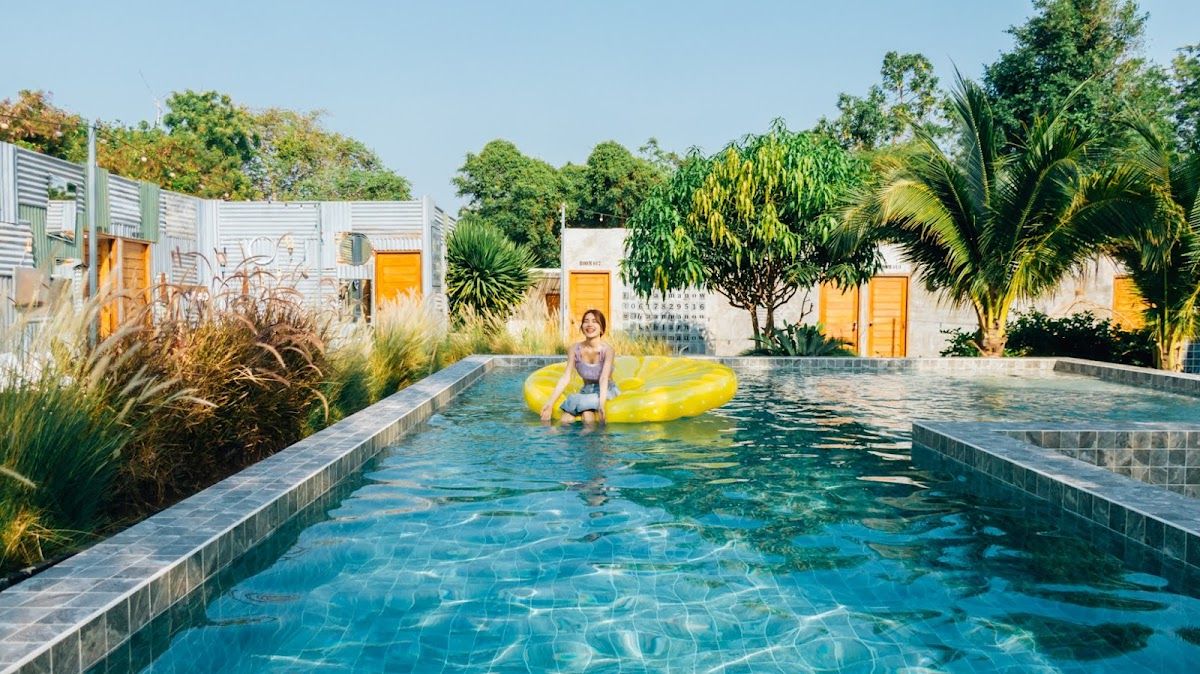 Baan Ma Now resort exterior in Naklua