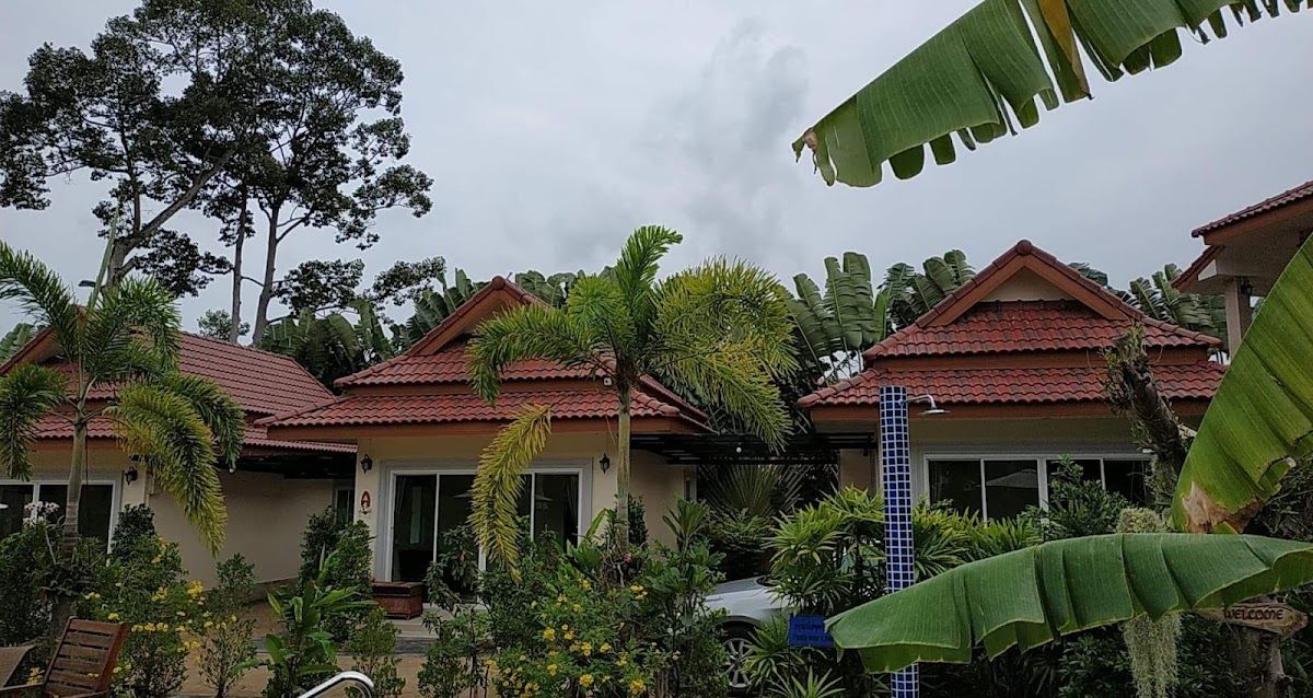 Baan Sooksiri Bangsaray exterior in Bang Saray