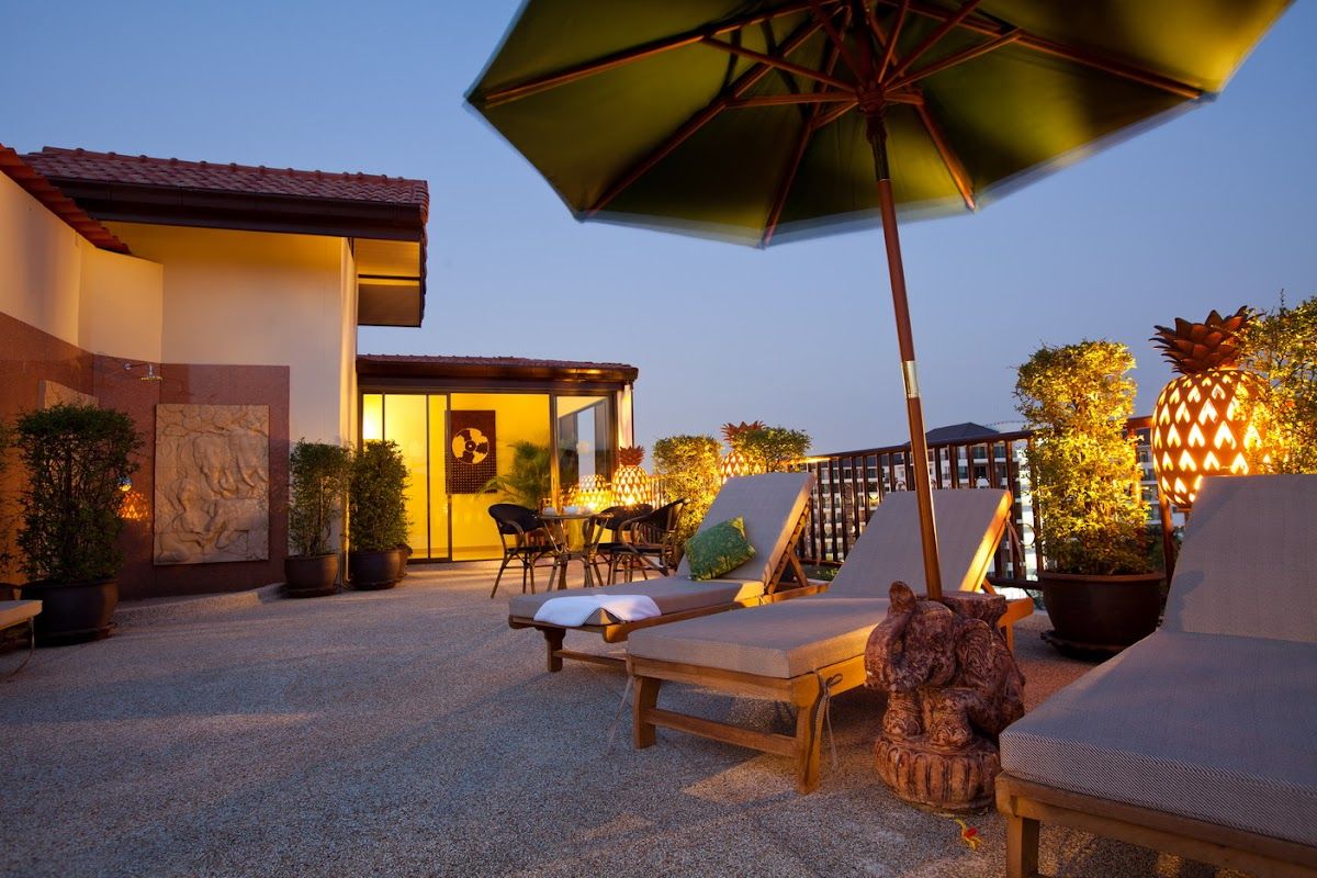 Baan Souy Resort exterior in Central Pattaya