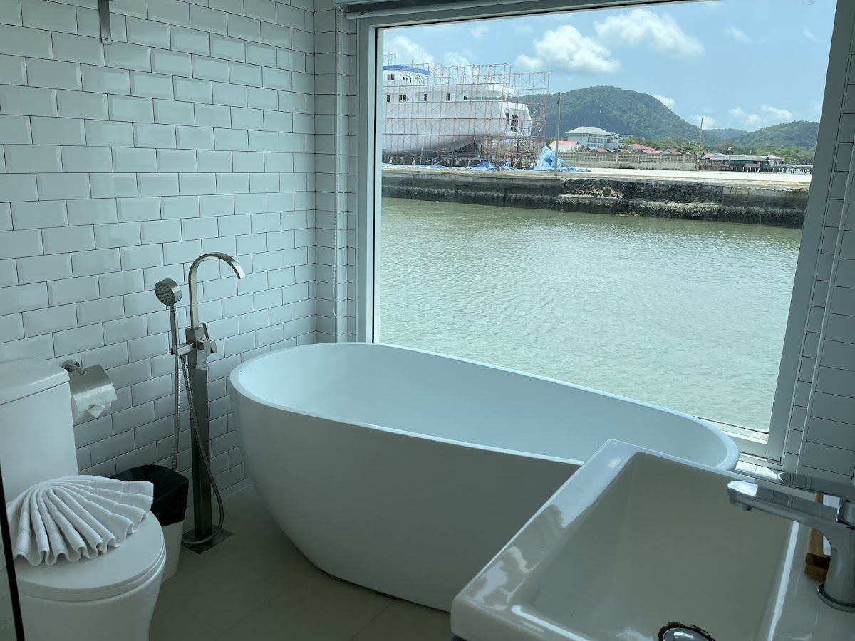 Baan Tah on the Sea facilities in Bang Saray