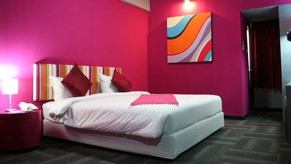 Baiyoke Boutique Hotel Pattaya pool and grounds in Central Pattaya