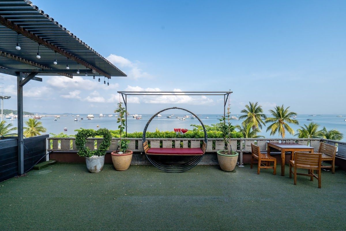 Baywalk Residence exterior in Central Pattaya