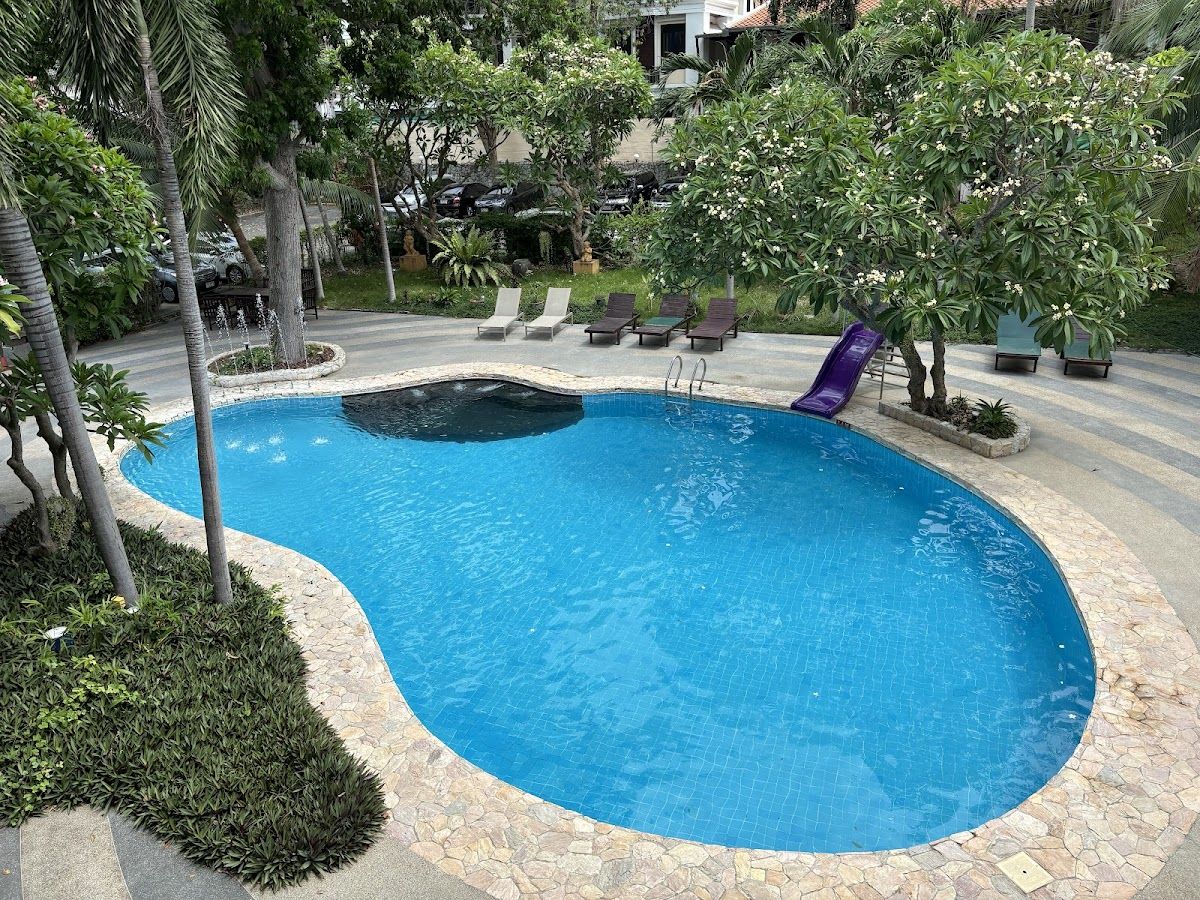 Bella Villa Resort Pattaya room interior in Central Pattaya
