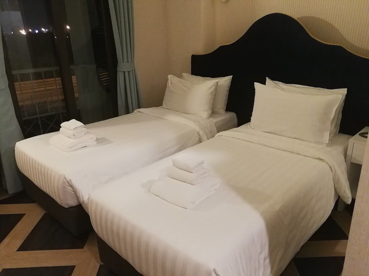 Beyond Resort Pattaya pool and grounds in Central Pattaya