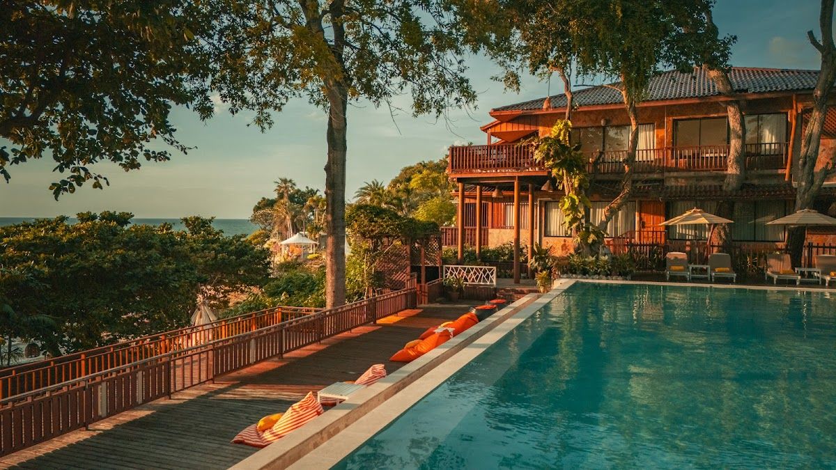 Birds & Bees Resort exterior in Central Pattaya