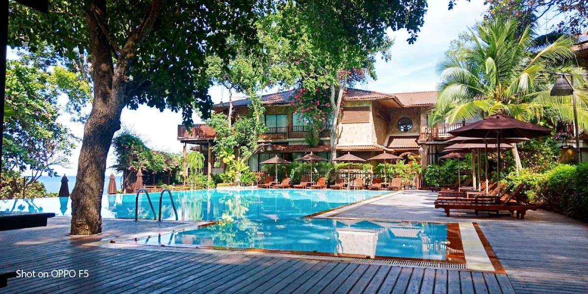 Birds & Bees Resort room interior in Central Pattaya