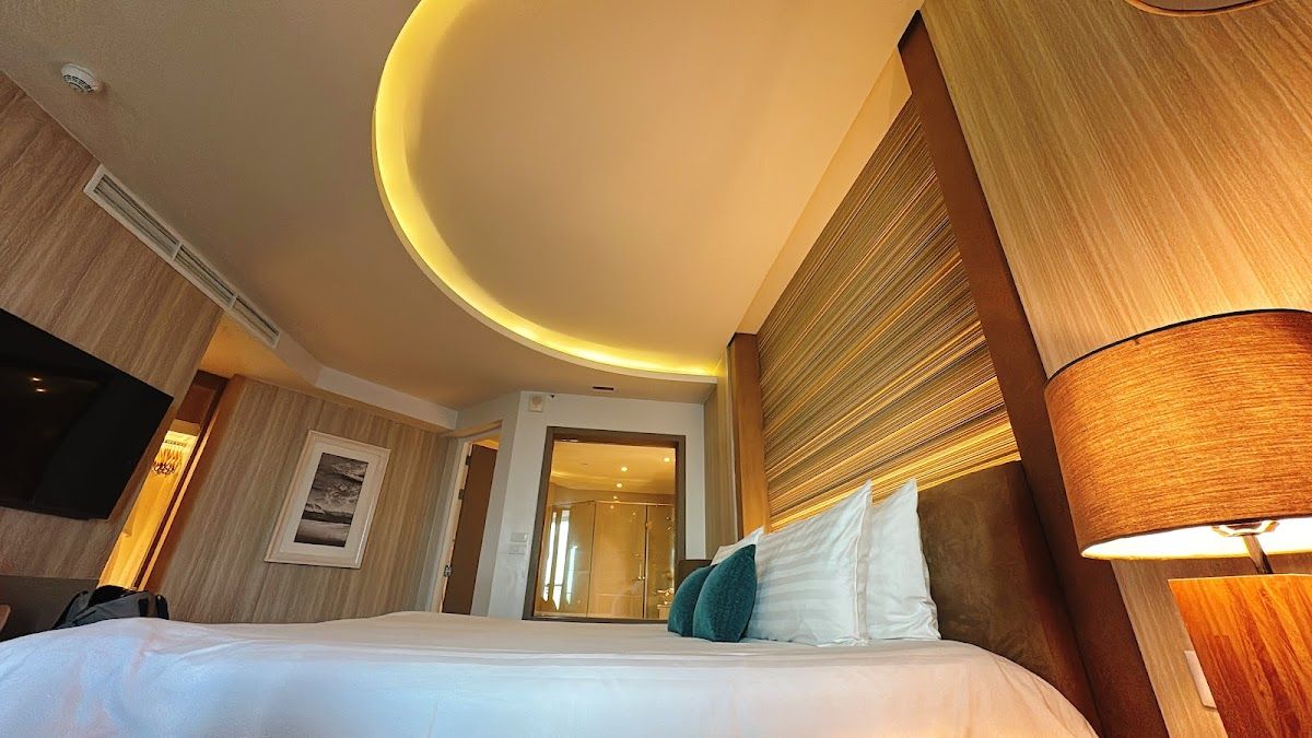 Cape Dara Resort pool and grounds in North Pattaya