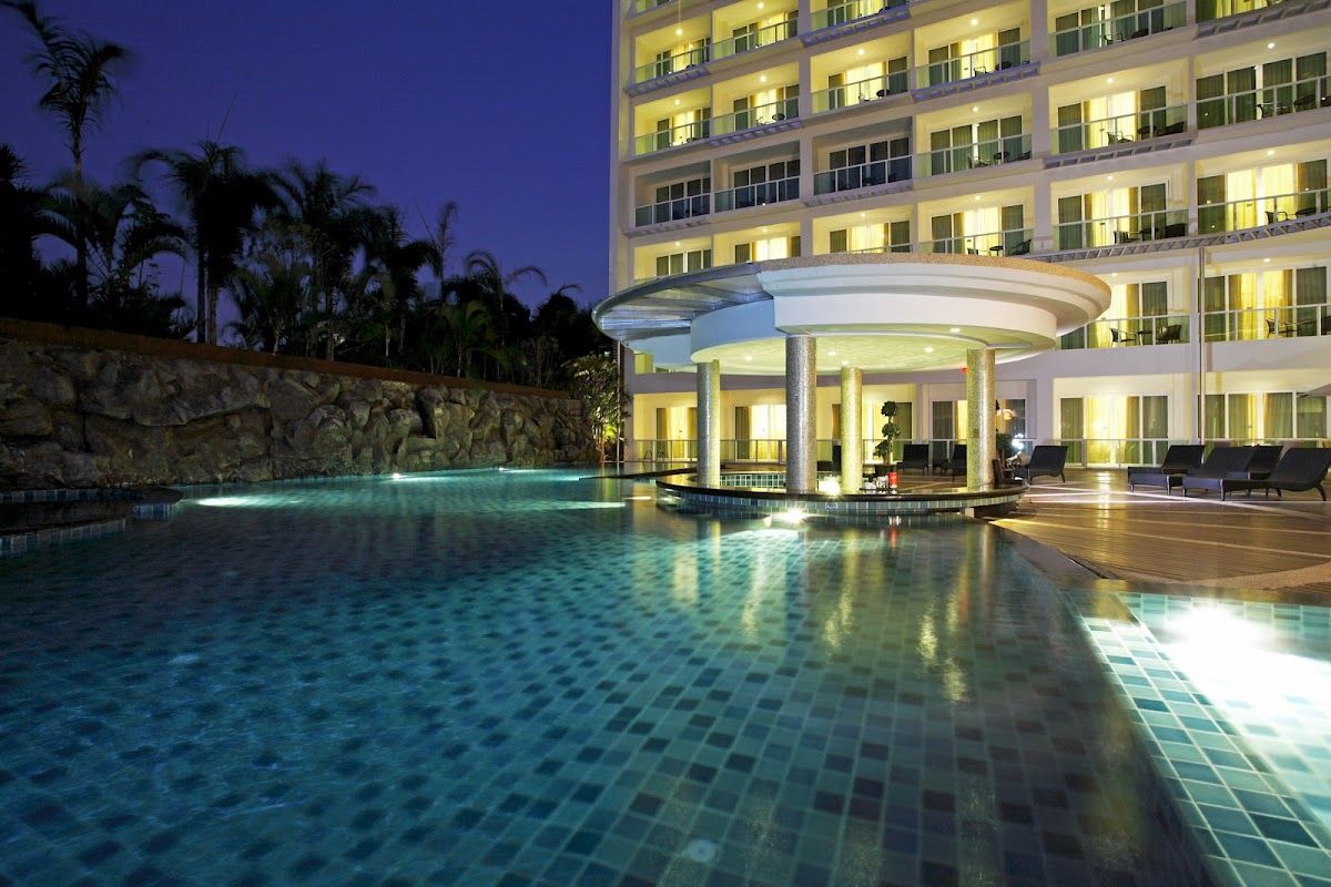 Centara Nova Hotel Pattaya exterior in Central Pattaya