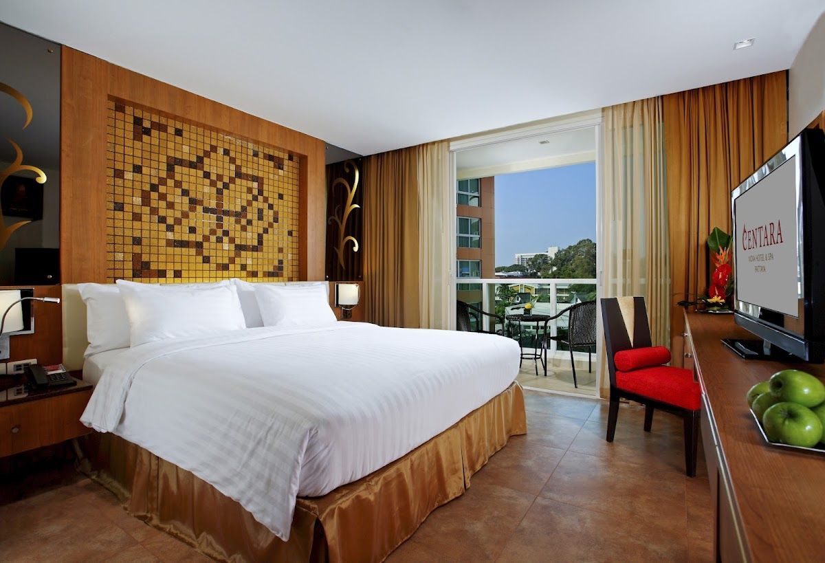 Centara Nova Hotel Pattaya pool and grounds in Central Pattaya