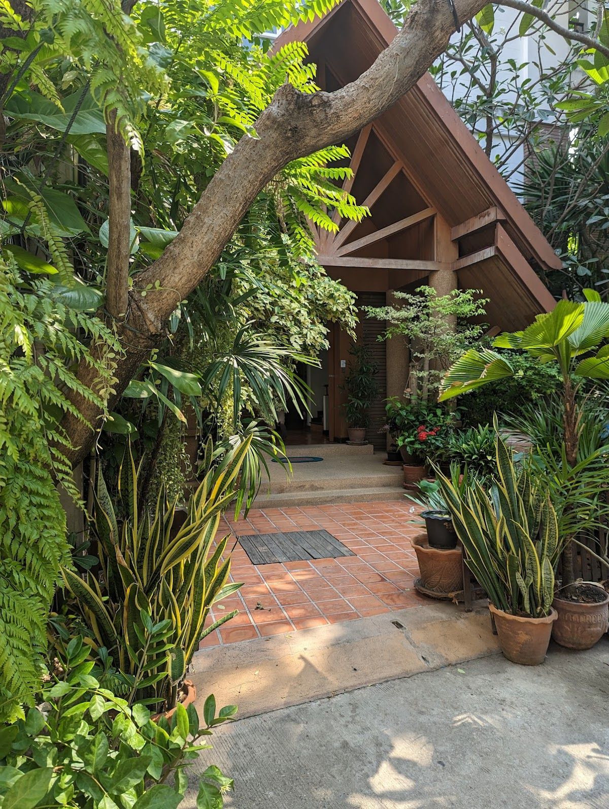 Chada Thai House exterior in Central Pattaya