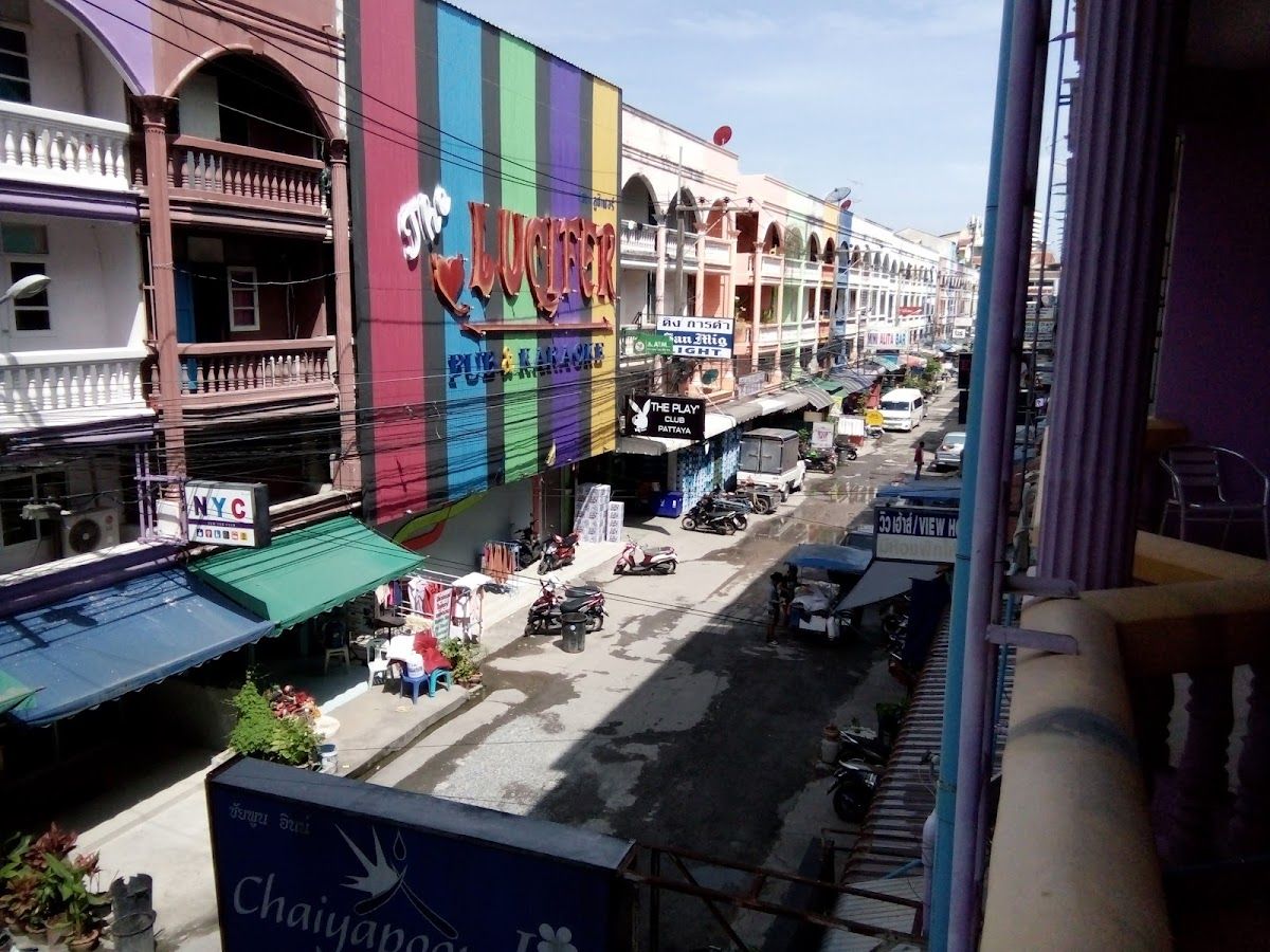 Chaiyapoon Inn exterior in Central Pattaya