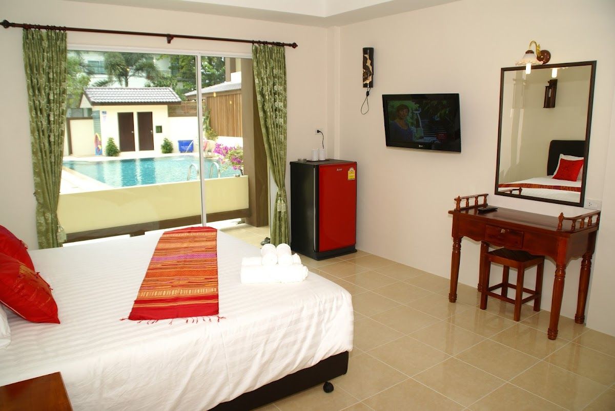 Chan Resort Naturist pool and grounds in Central Pattaya