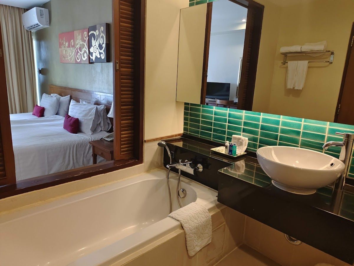 Cosy Beach Hotel facilities in Pratumnak Hill