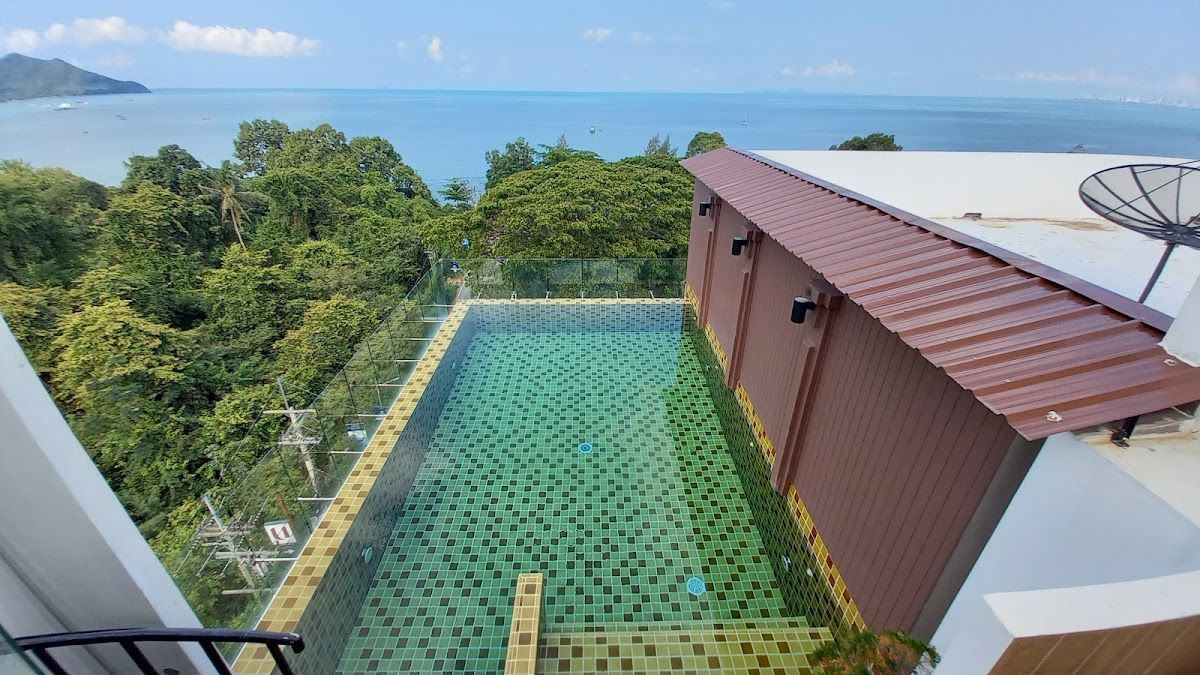 De Amber exterior in Bang Saray