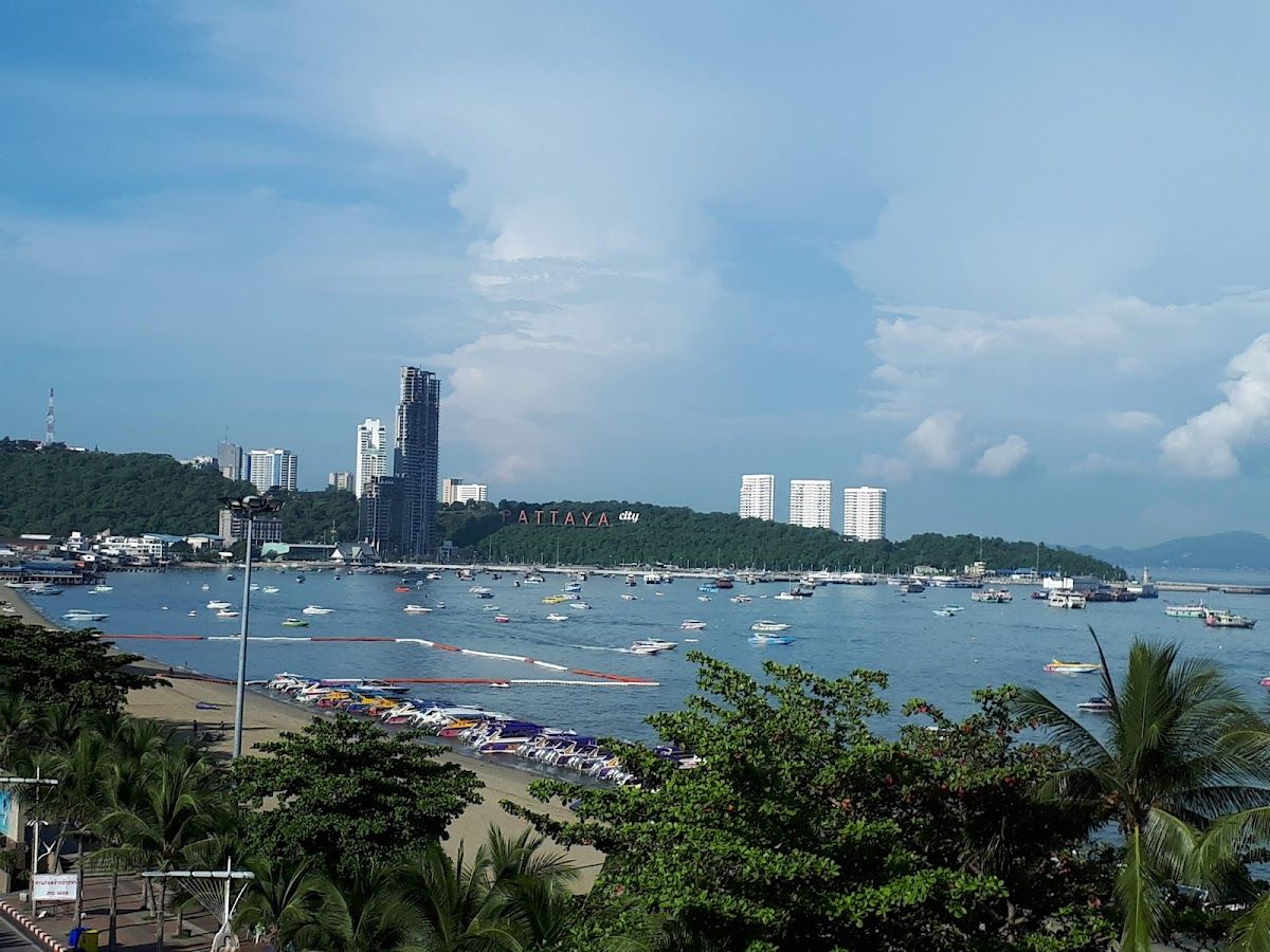 Deep Blue Z10 Pattaya exterior in Central Pattaya