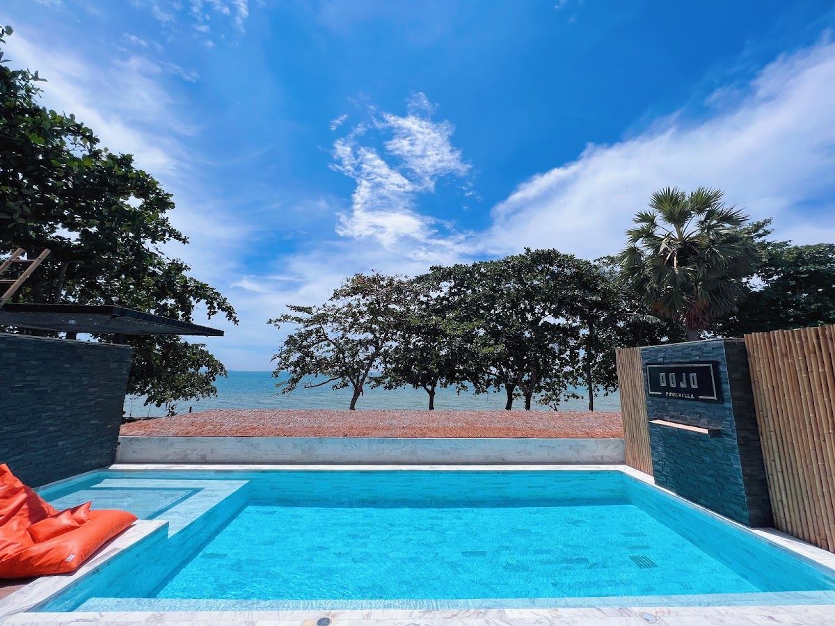 Dojo pool villa Beach resort Najomtien room interior in Jomtien Beach
