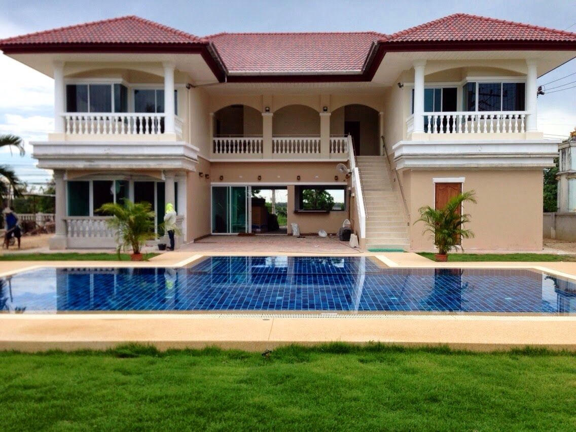 East Shore Pattaya Resort exterior in Central Pattaya