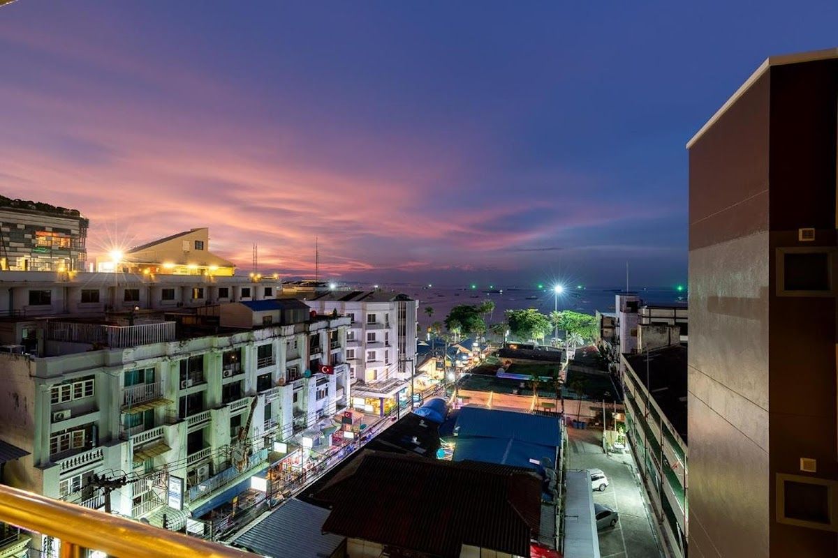 Eastiny Hotel Jomtien exterior in Jomtien