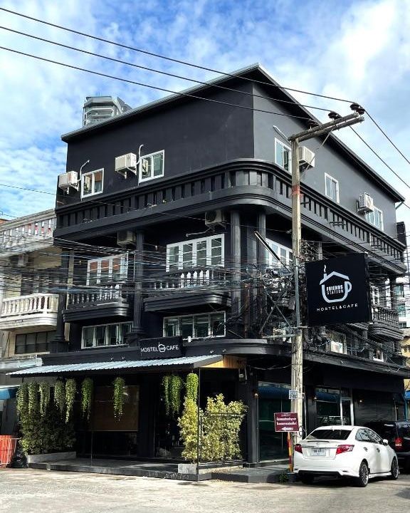 Friends Station Tukkom Hostel&Cafe exterior in Walking Street
