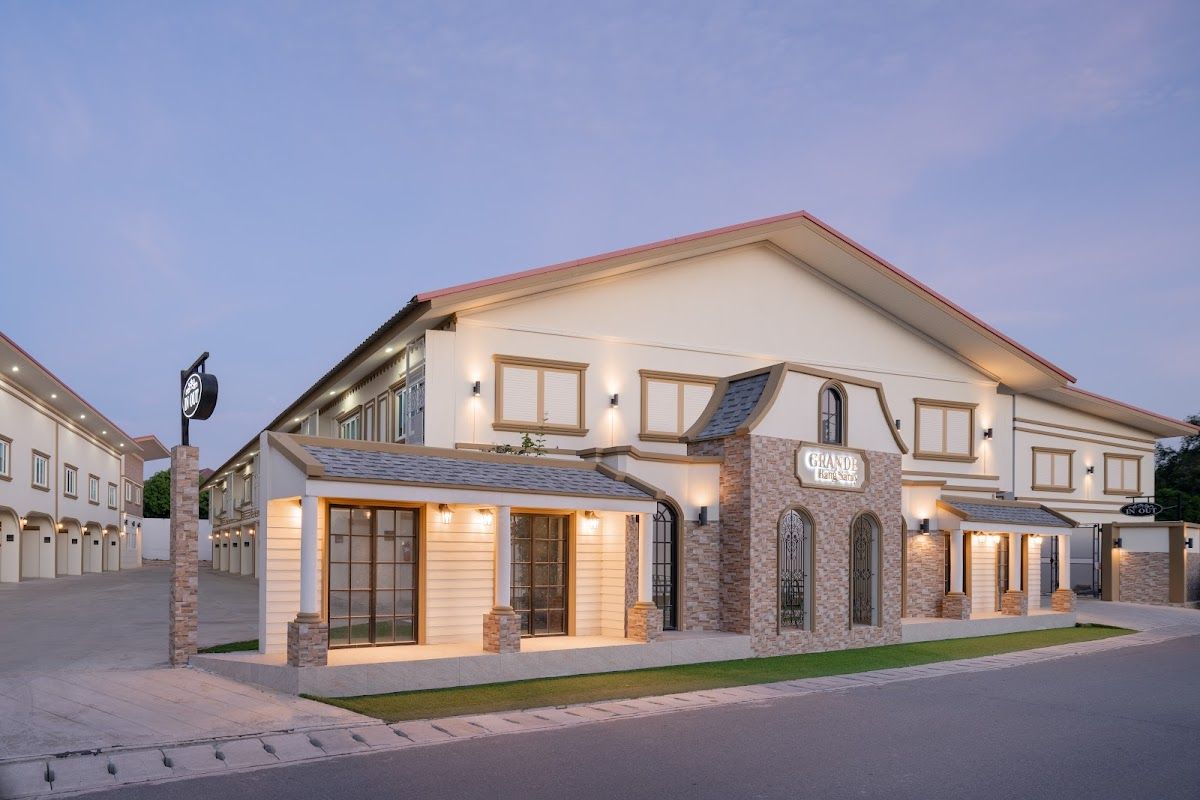 Grand Bangsaray exterior in Bang Saray